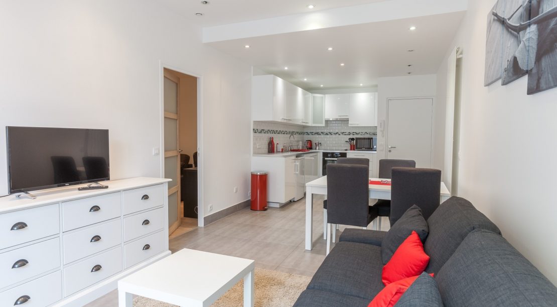 Fully furnished studios and apartments near Clamart City Center, Paris-Porte de Versailles, Versailles City Center and Castle, Issy-Les-Moulineaux, Boulogne Billancourt, Châtillon, Vanves, Malakoff and Paris City Center...