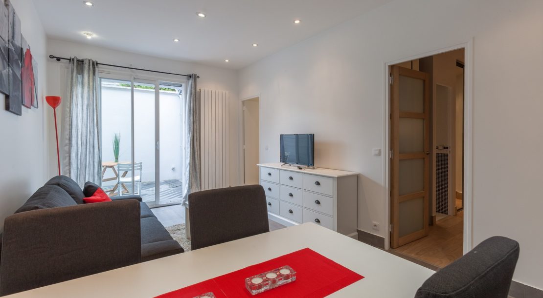 Fully furnished studios and apartments near Clamart City Center, Paris-Porte de Versailles, Versailles City Center and Castle, Issy-Les-Moulineaux, Boulogne Billancourt, Châtillon, Vanves, Malakoff and Paris City Center...