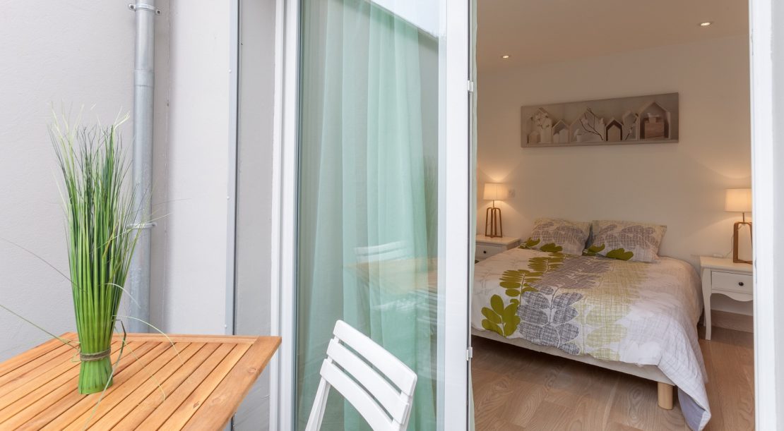 Fully furnished studios and apartments near Clamart City Center, Paris-Porte de Versailles, Versailles City Center and Castle, Issy-Les-Moulineaux, Boulogne Billancourt, Châtillon, Vanves, Malakoff and Paris City Center...